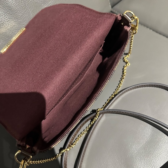 Louis Vuitton Favorite PM - Picture 7 of 13